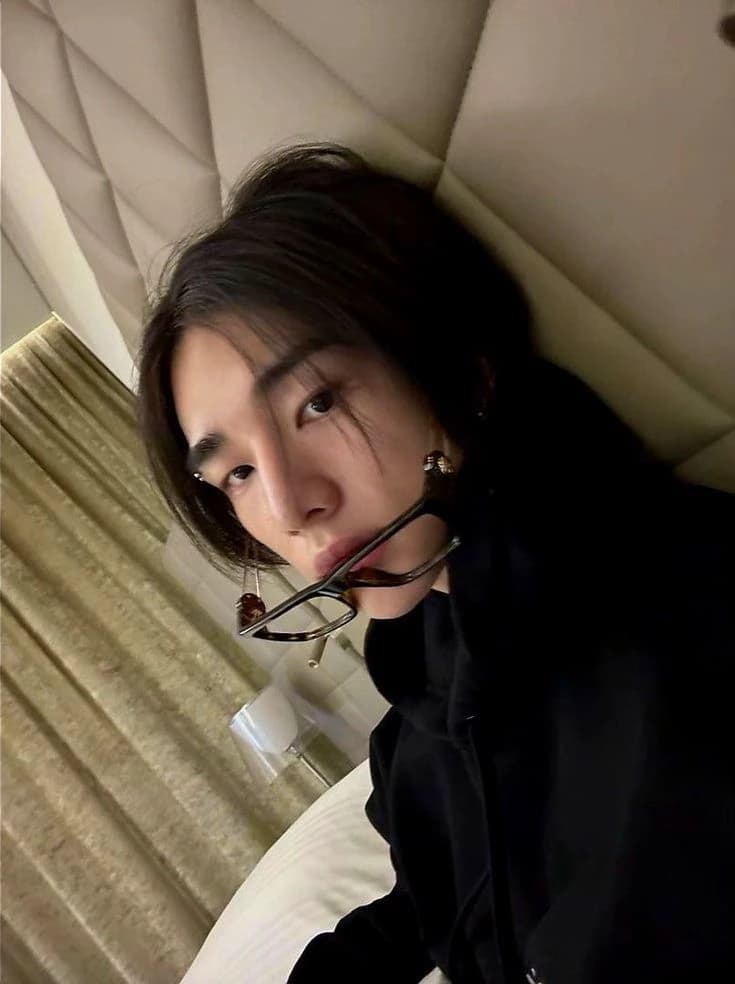 Hyunji- 𝐈𝐫𝐦𝐚̃𝐨 𝐦𝐚𝐢𝐬 𝐯𝐞𝐥𝐡𝐨 thumbnail
