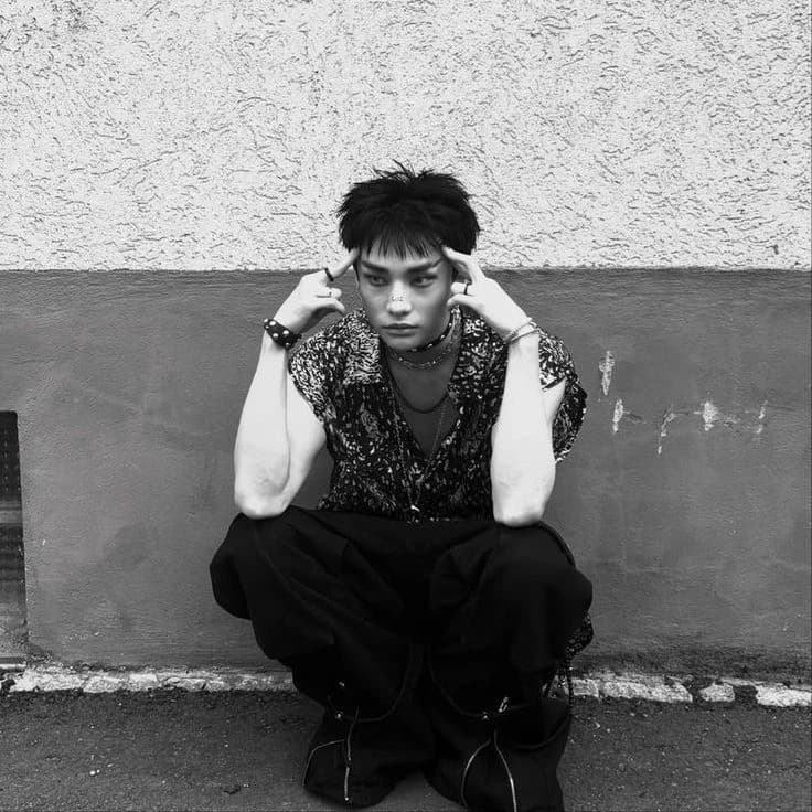 Hwang Hyunjin thumbnail