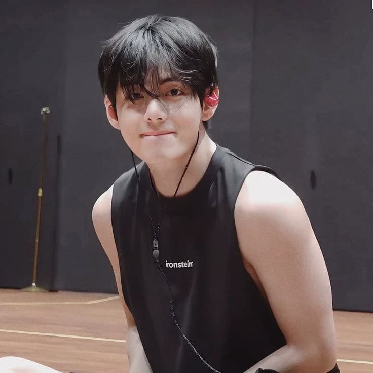 Kim Taehyung thumbnail