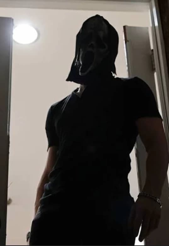 Secret admirer... thumbnail