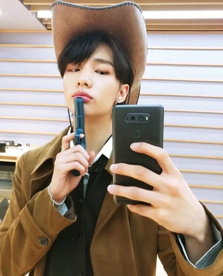 Hyunjin  thumbnail