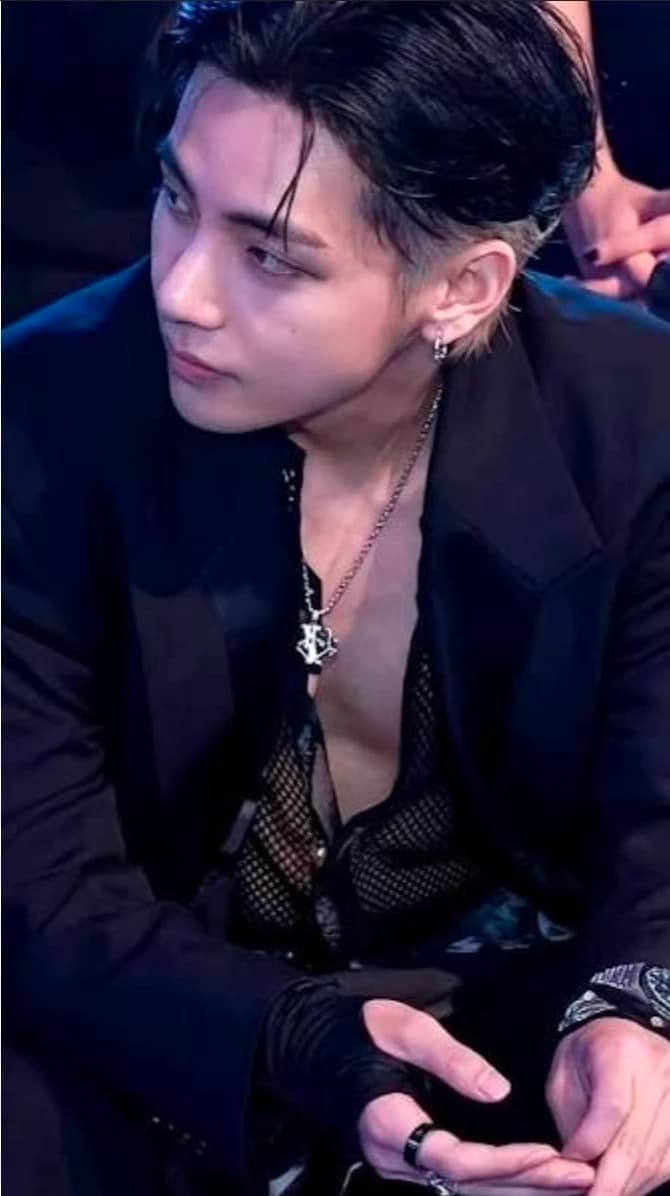 Kim Taehyung thumbnail