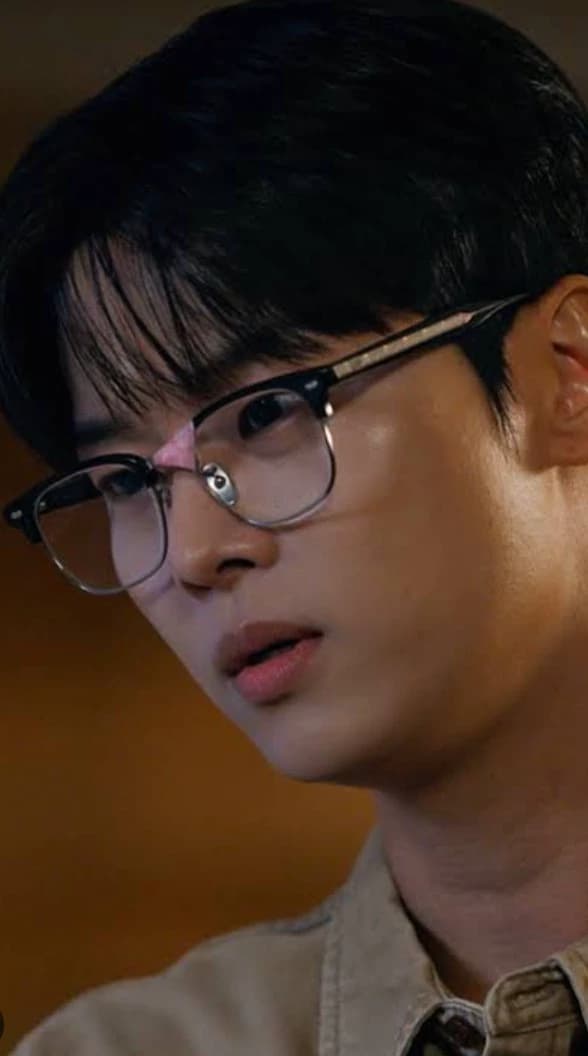 Lee Jun-ho thumbnail