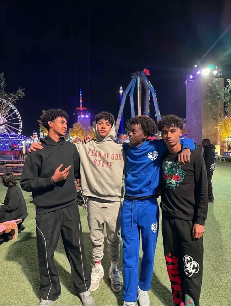 Cris jr and his friends thumbnail