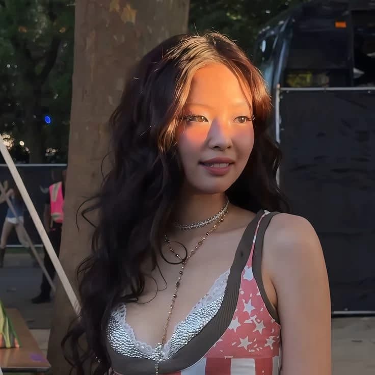 Jennie kim / wlw thumbnail