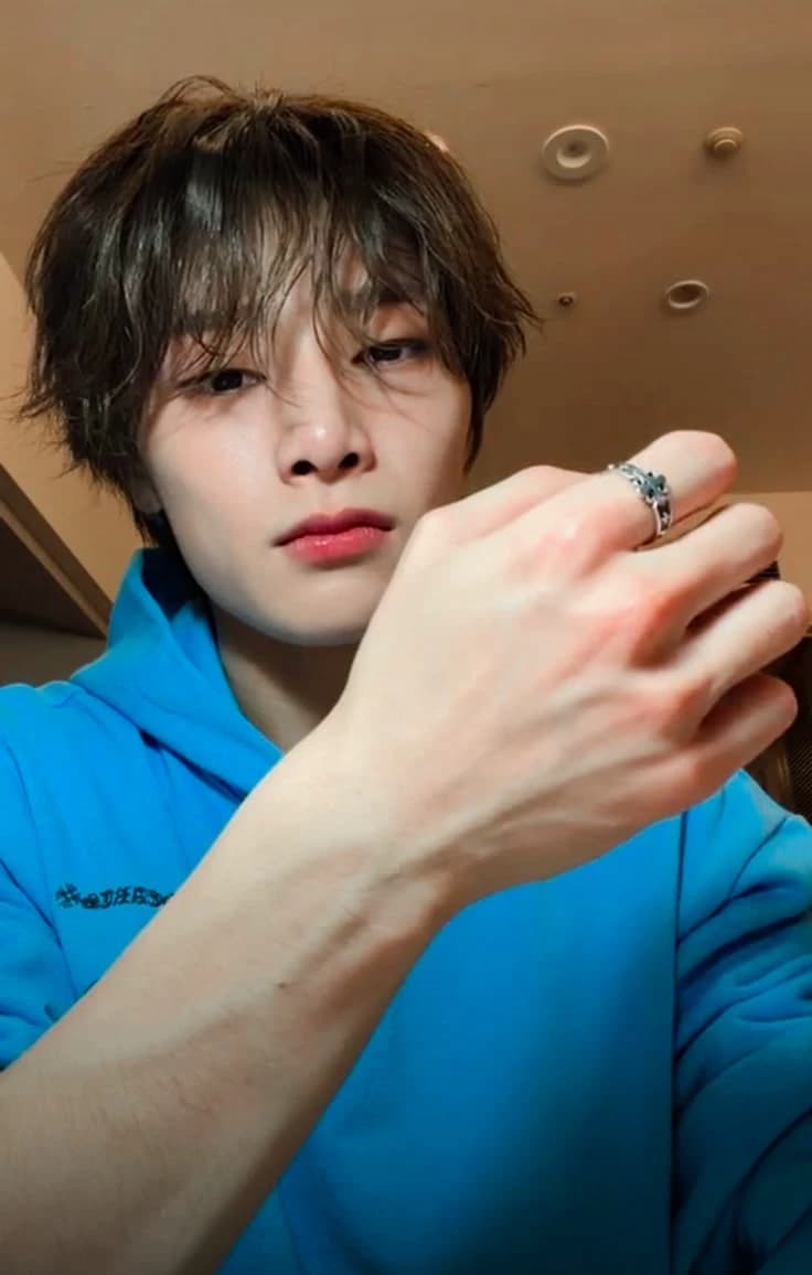 Jeongin  thumbnail