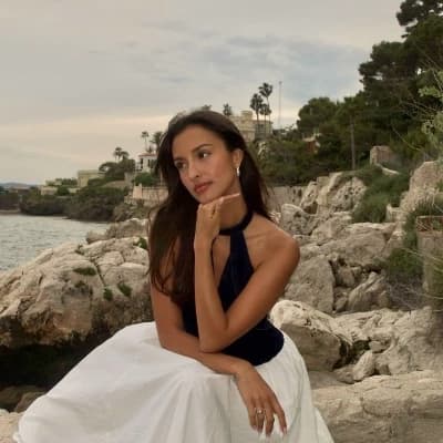 Alexandra Saint Mluex thumbnail