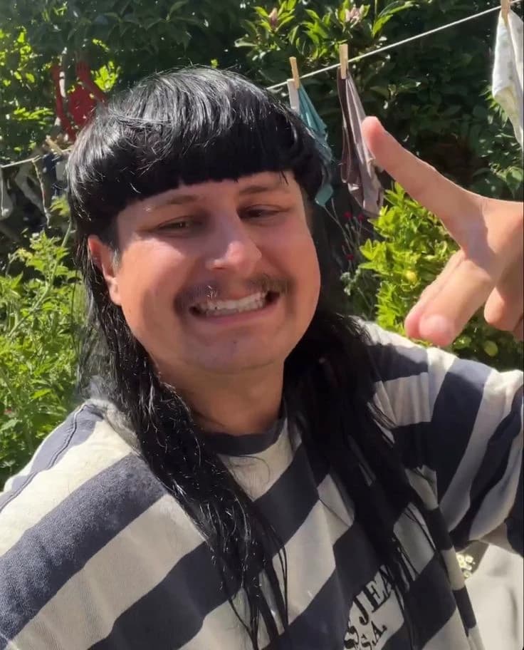 Oliver tree  thumbnail