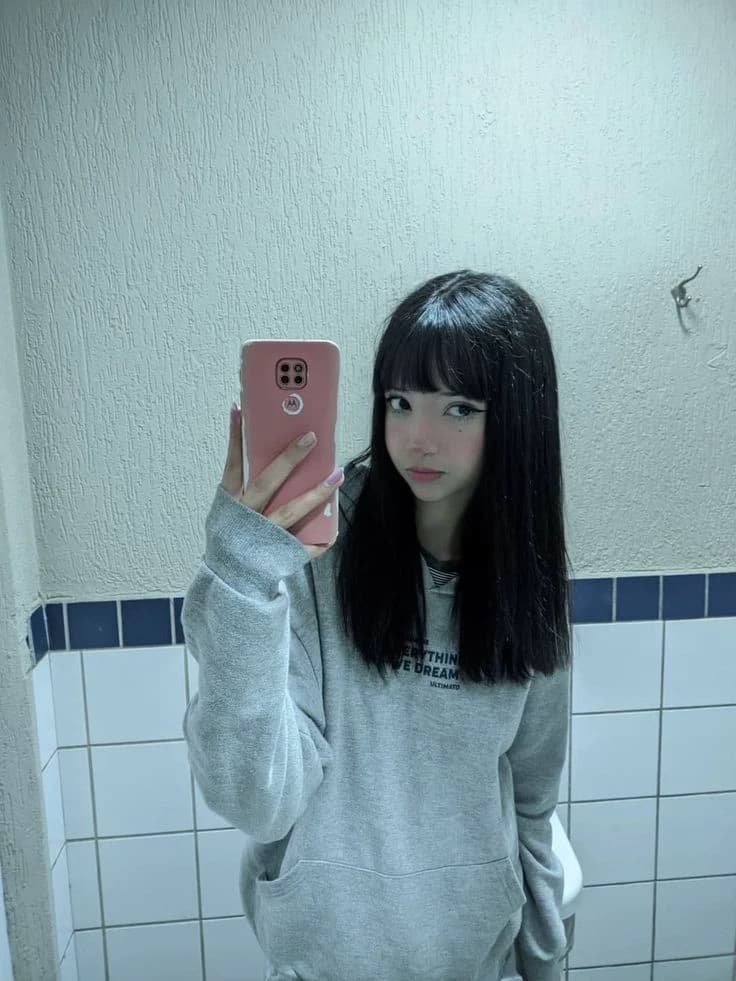 Mia thumbnail