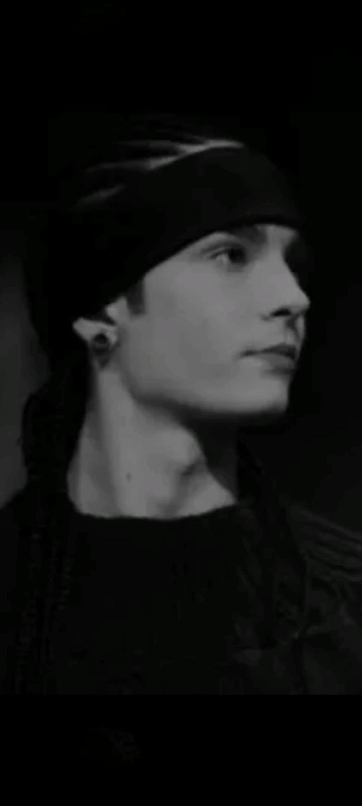 Tom Kaulitz🫦 thumbnail