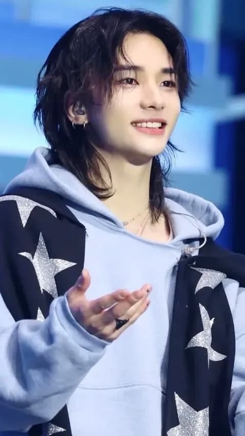 Hyunjin thumbnail