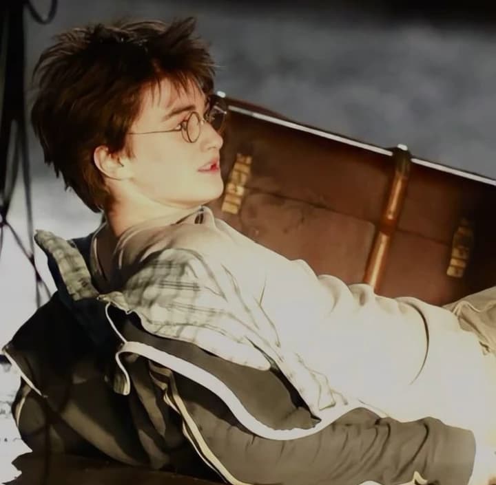 Harry Potter. thumbnail