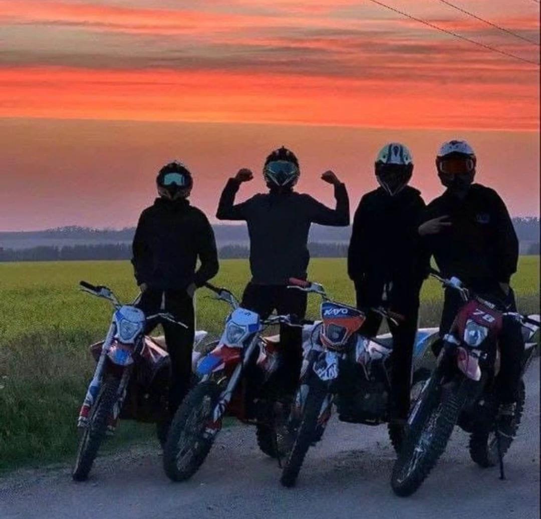 Mustat lohikäärmeet (moottoripyöräjengi) thumbnail