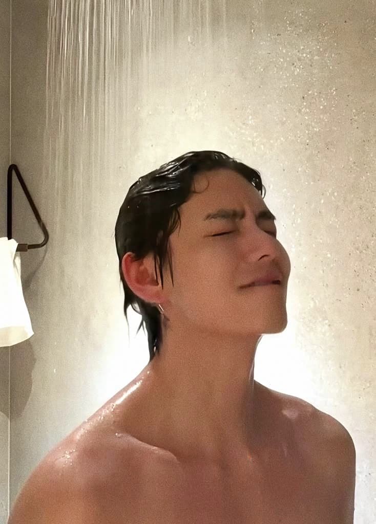 Kim Taehyung  thumbnail