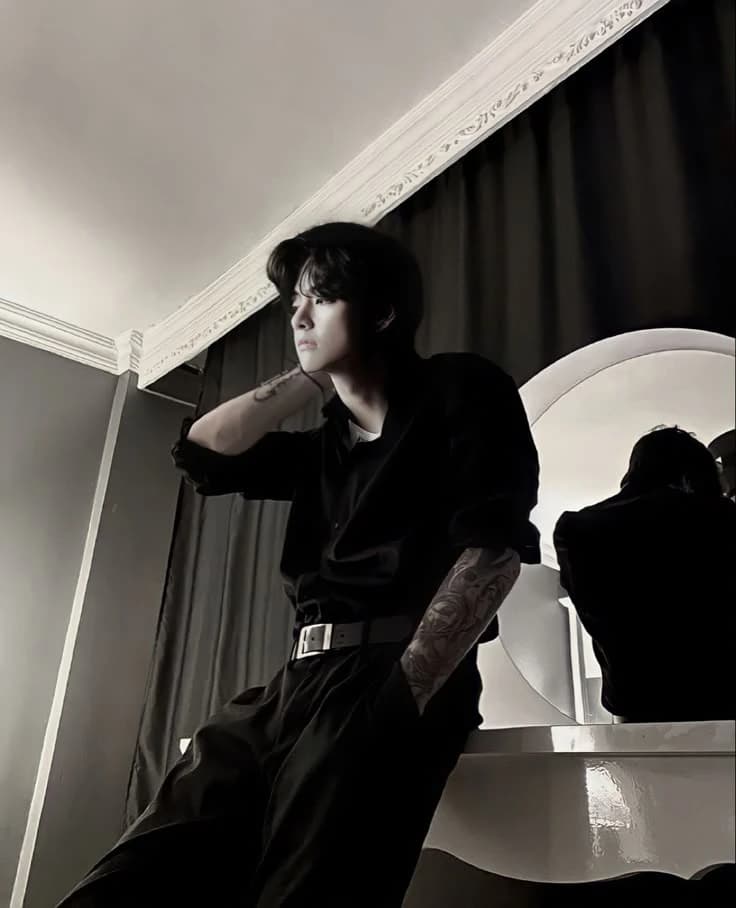 Kim taehyung thumbnail