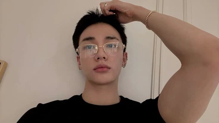 Hwang Hyunjin.  thumbnail