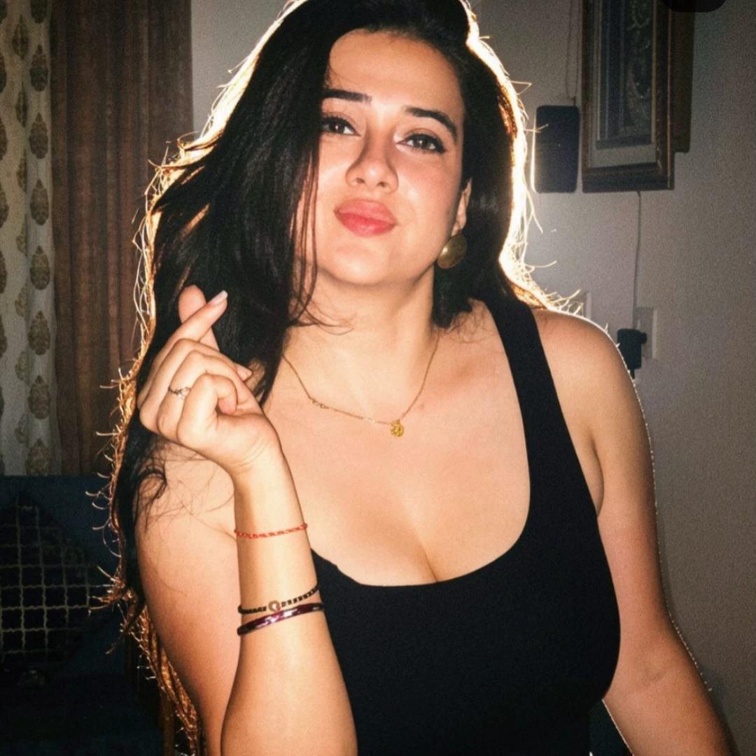 Prachi Sharma thumbnail
