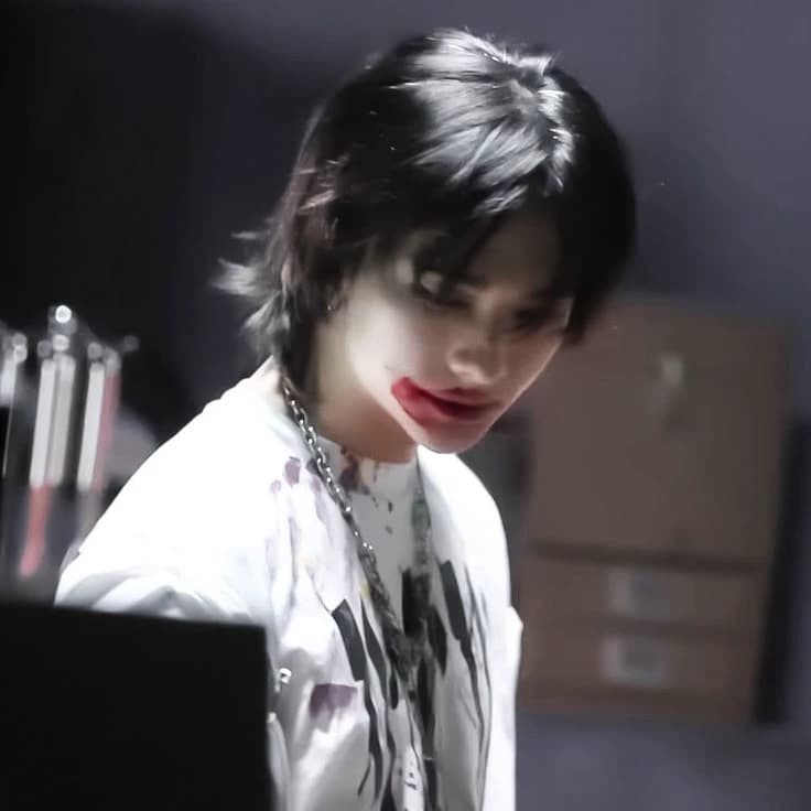 Hyunjin  thumbnail