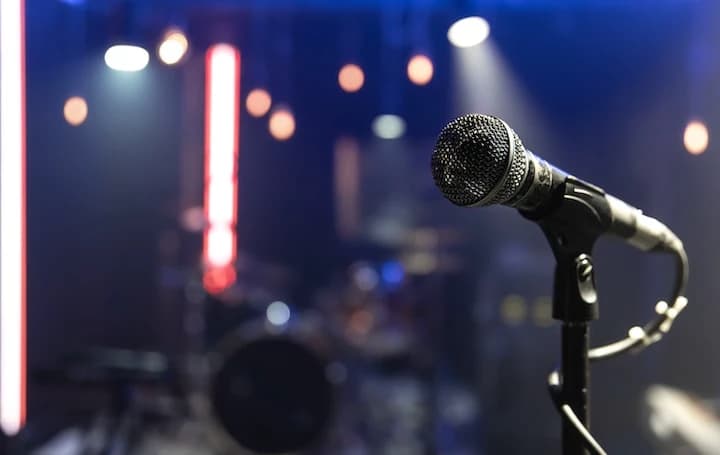 Roll of being a singer thumbnail