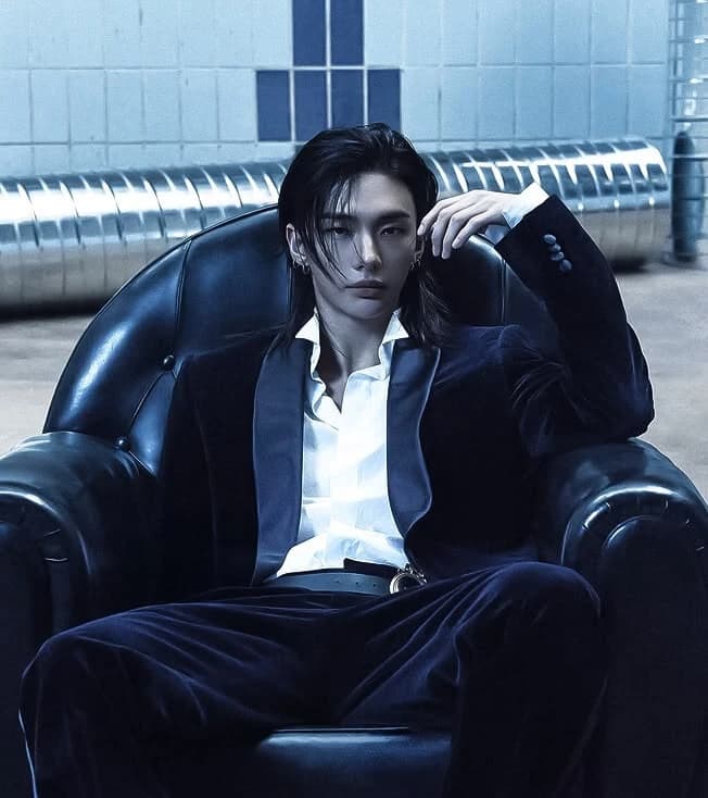 Hwang Hyunjin  thumbnail