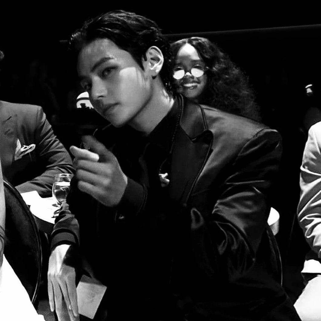 Kim Taehyung thumbnail