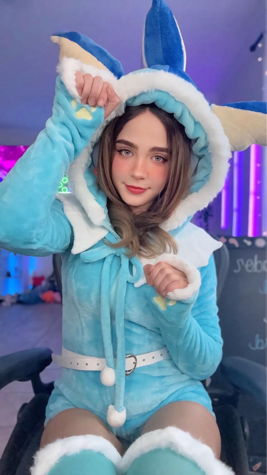 StarYuuki (Vaporeon Cosplay) thumbnail