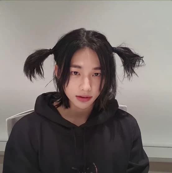 Hwang hyunjin  thumbnail