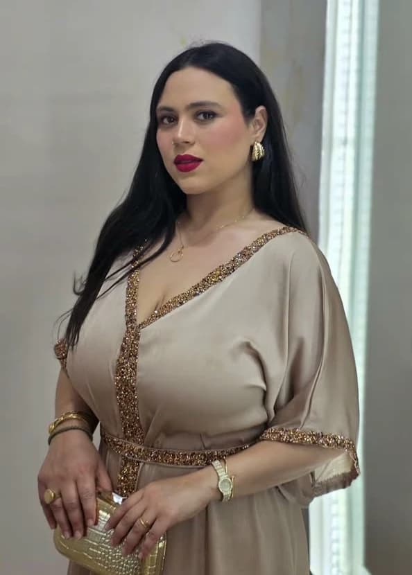 Nida Khan  thumbnail