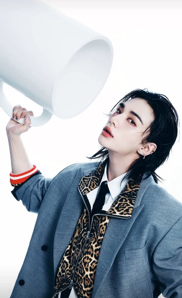 hwang Hyunjin thumbnail