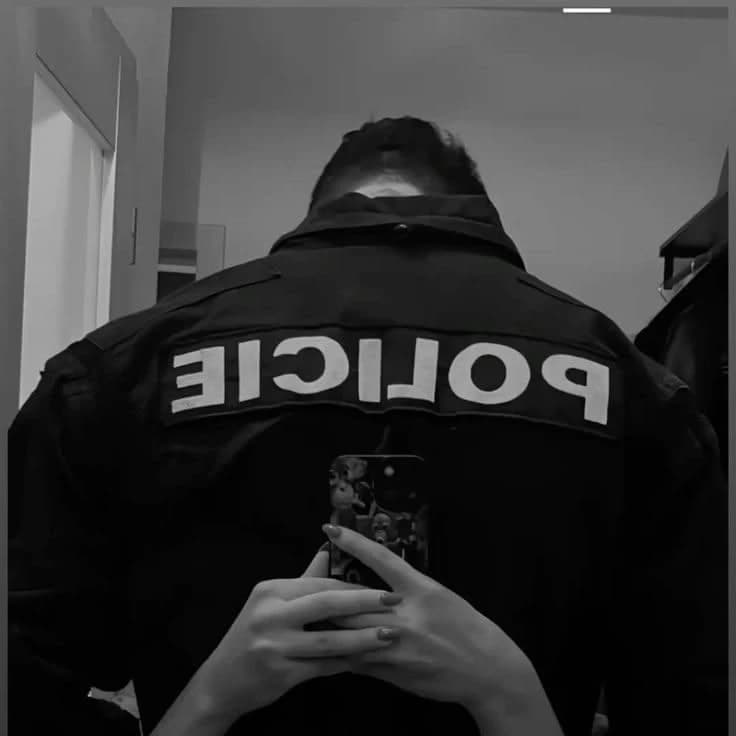 051 - POLICEMAN thumbnail