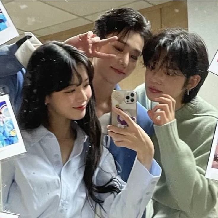 Elena and Samuel, Julian your friends thumbnail