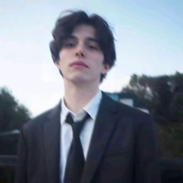 هل هذه قصه حب؟ thumbnail