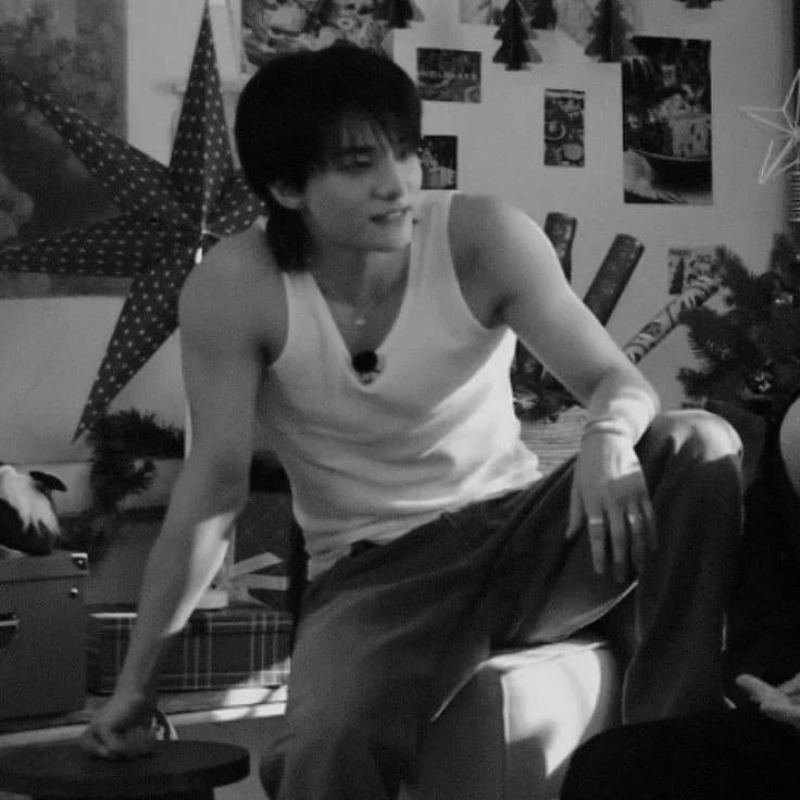 Hyunjin  thumbnail