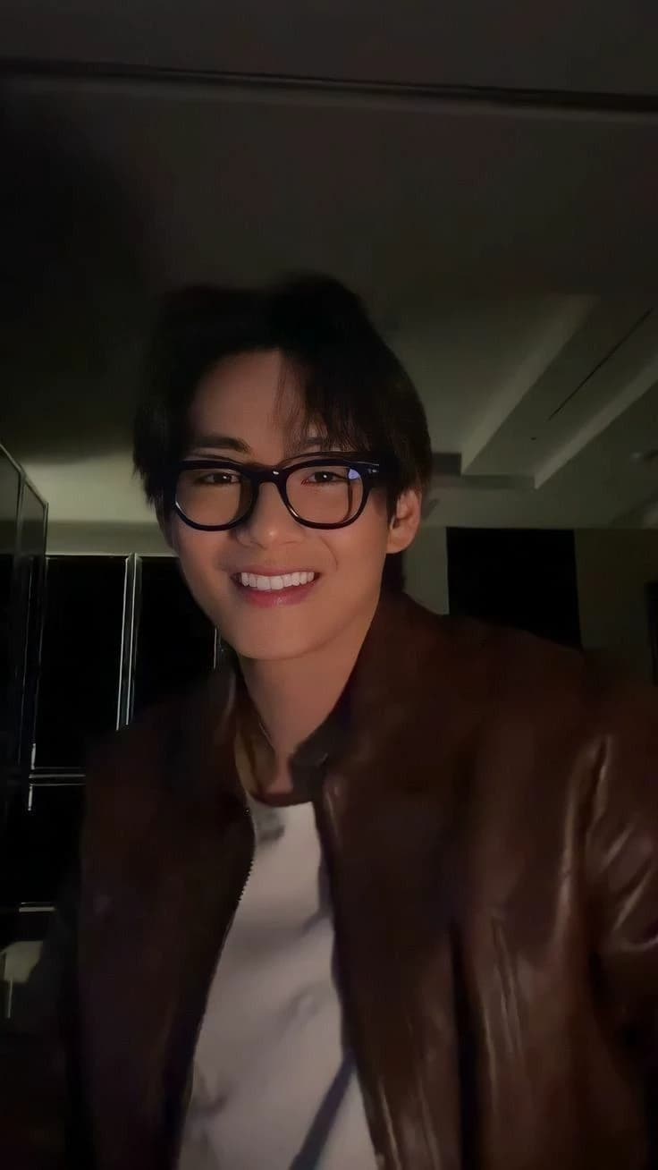 Kim Taehyung thumbnail