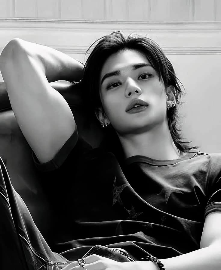 Hyunjin  thumbnail