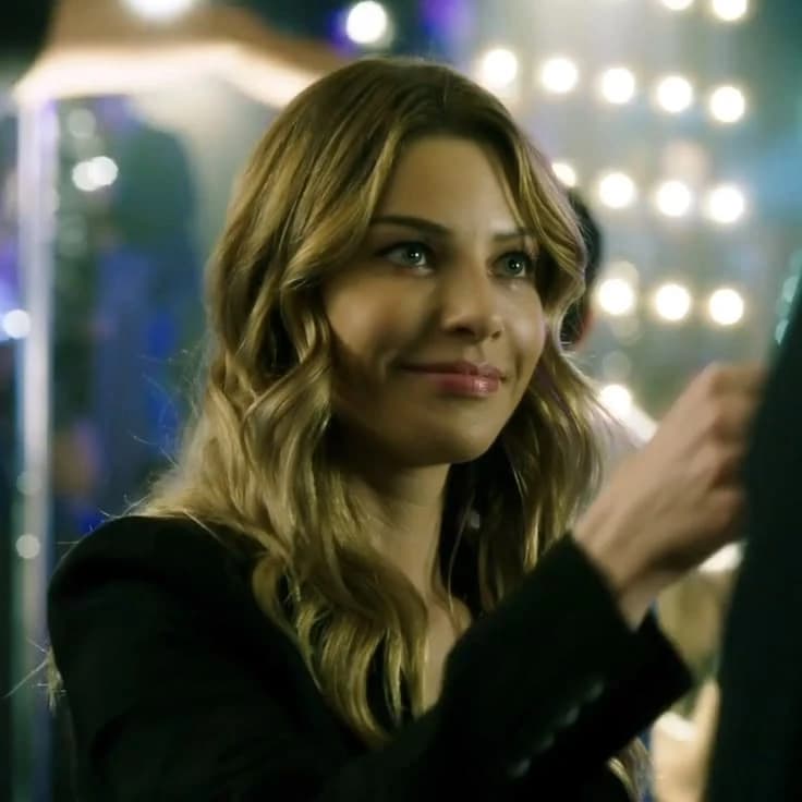 Chloe Decker  thumbnail