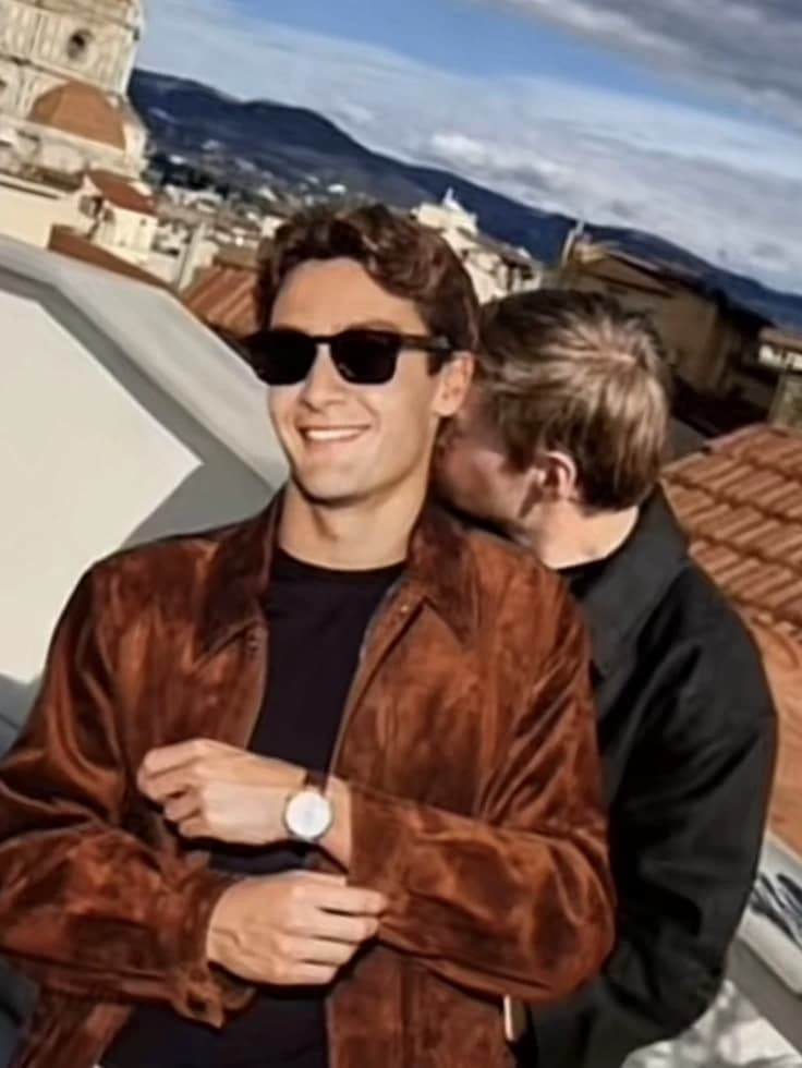 RUSSTAPENN thumbnail