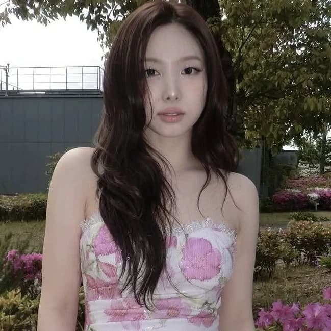 Nayeon thumbnail