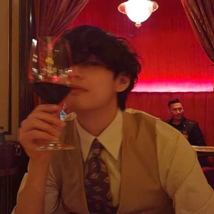 Kim Taehyung thumbnail