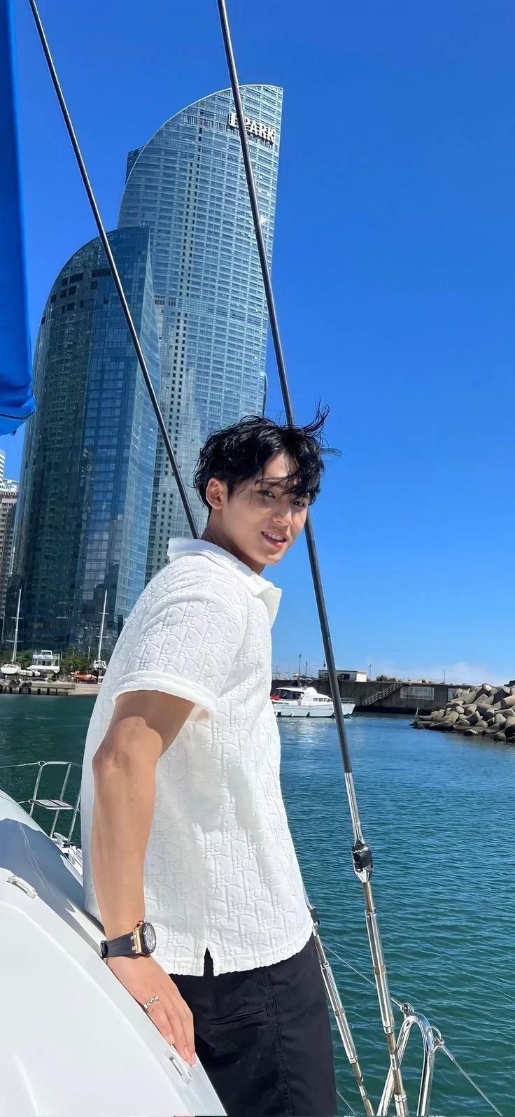 Mingyu thumbnail