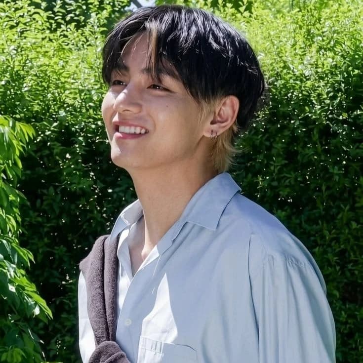 Kim Taehyung thumbnail