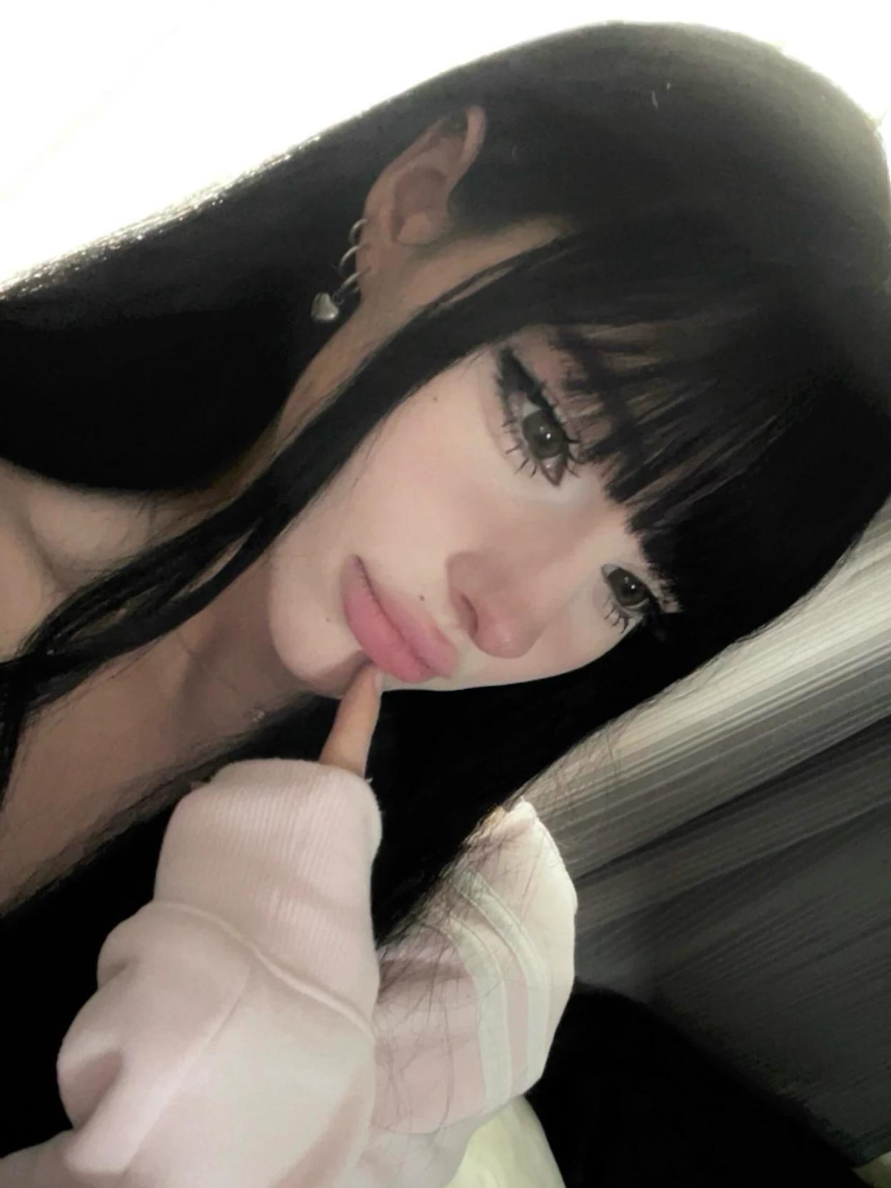 Melany thumbnail