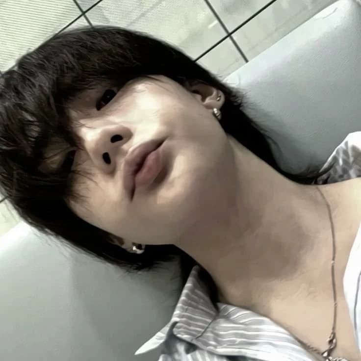 Hyunjin  thumbnail