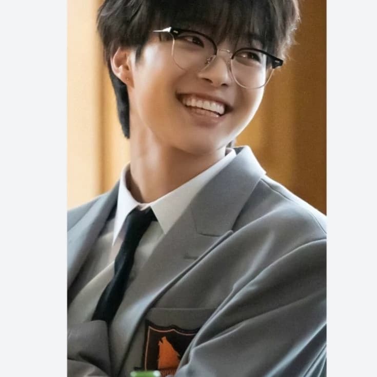 EJ (의주 / ウィジュ) thumbnail