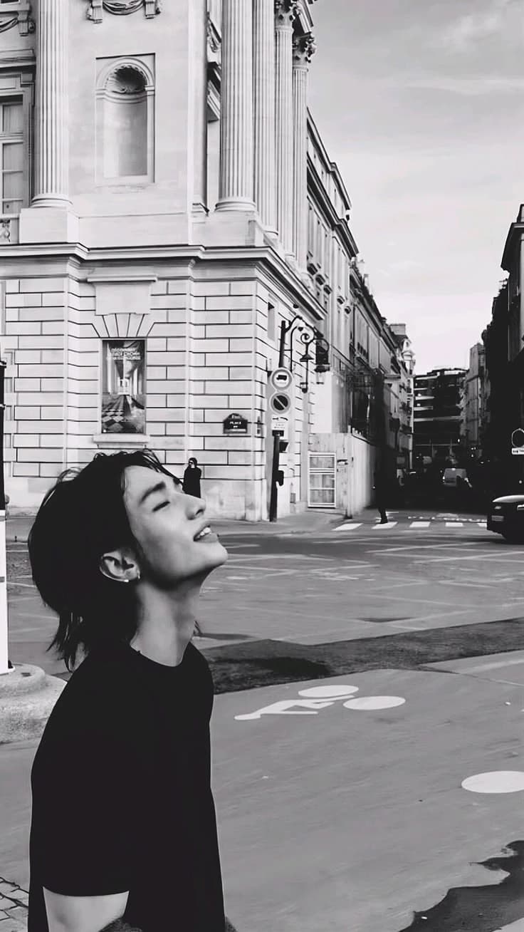 Hwang Hyunjin thumbnail