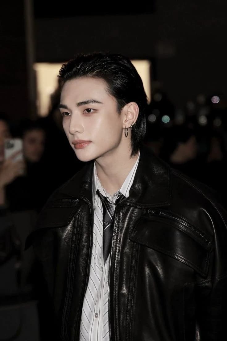 Hwang Hyunjin thumbnail