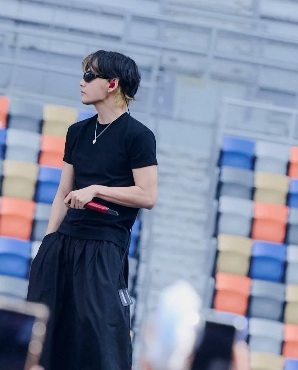 Kim Taehyung  thumbnail