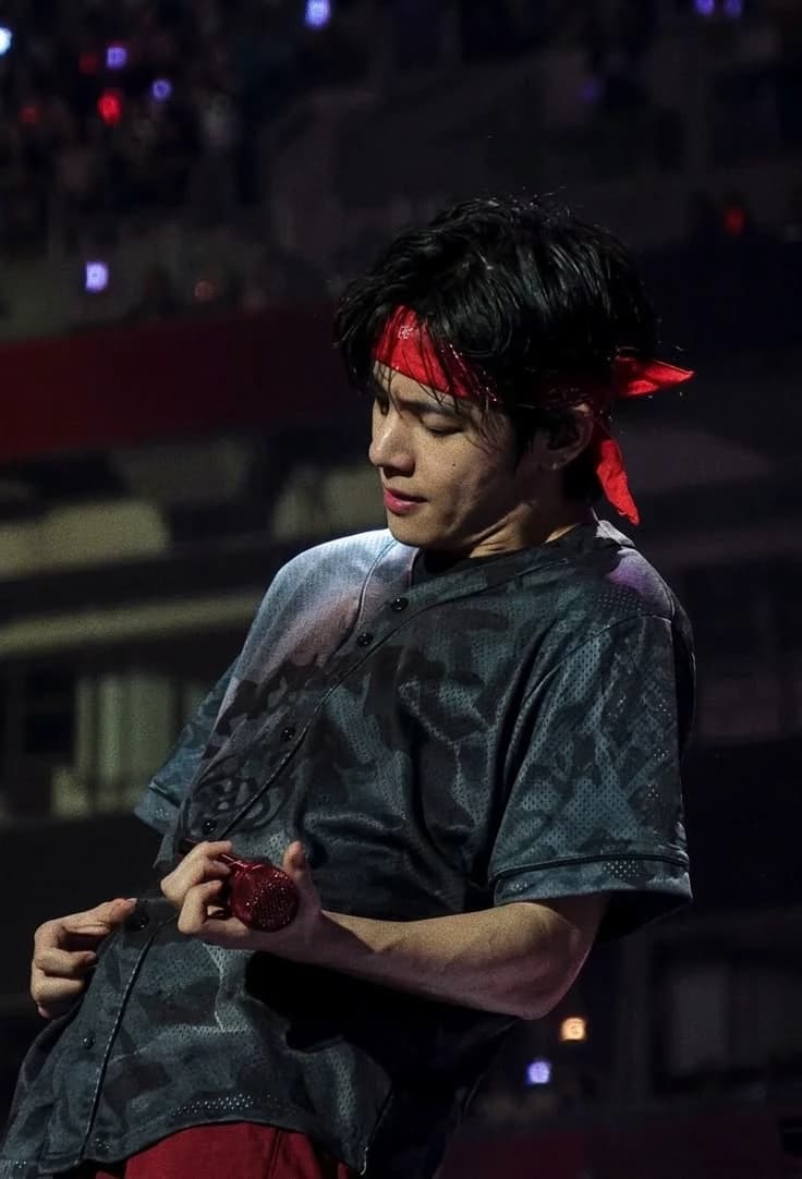 Kim Taehyung  thumbnail