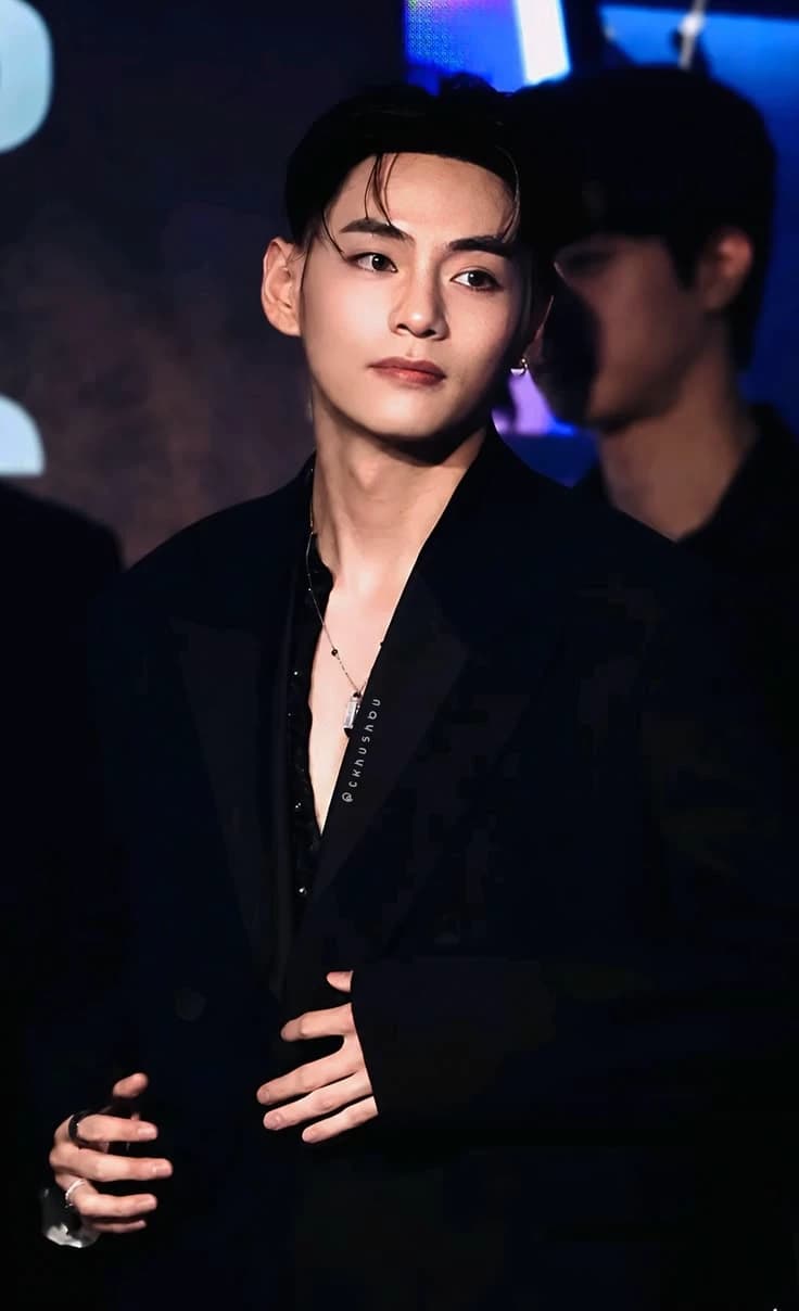 Kim Taehyung  thumbnail