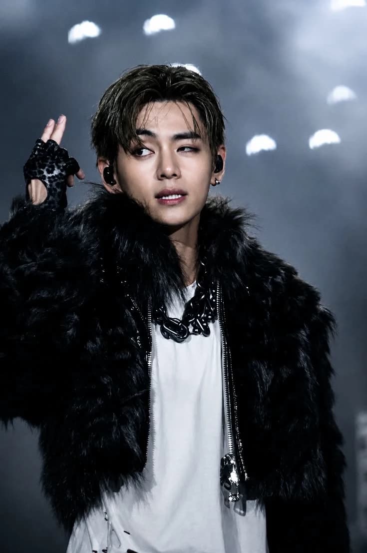 Kim Taehyung  thumbnail